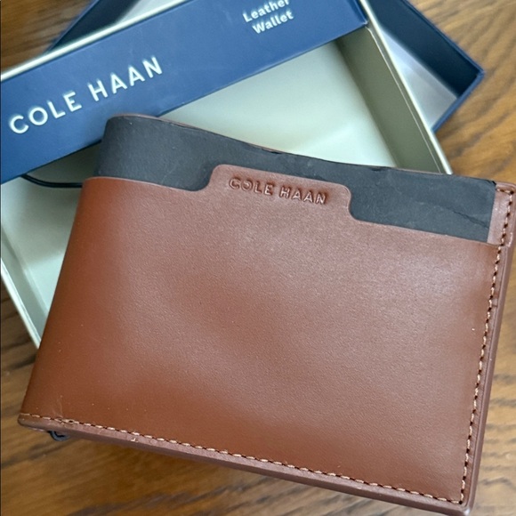 Cole Haan Brown genuine leather wallet and card holder. 6 holders & bill holder. - Picture 12 of 12
